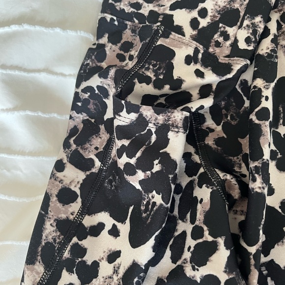 Balance Collection Leggings - Picture 4 of 4